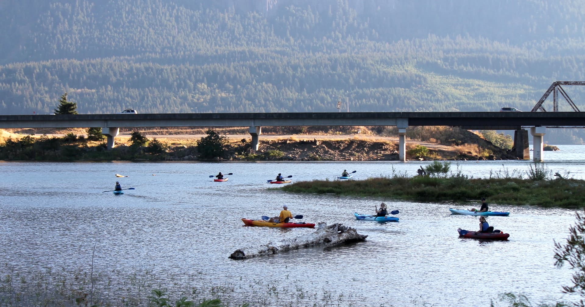 Stand-Up Paddleboard Rentals at Hood River SUP and Kayak