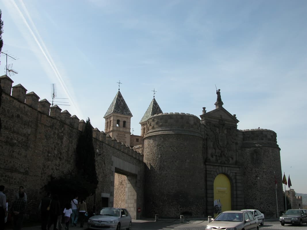 Day Trip to Toledo & Segovia with Tours For Today