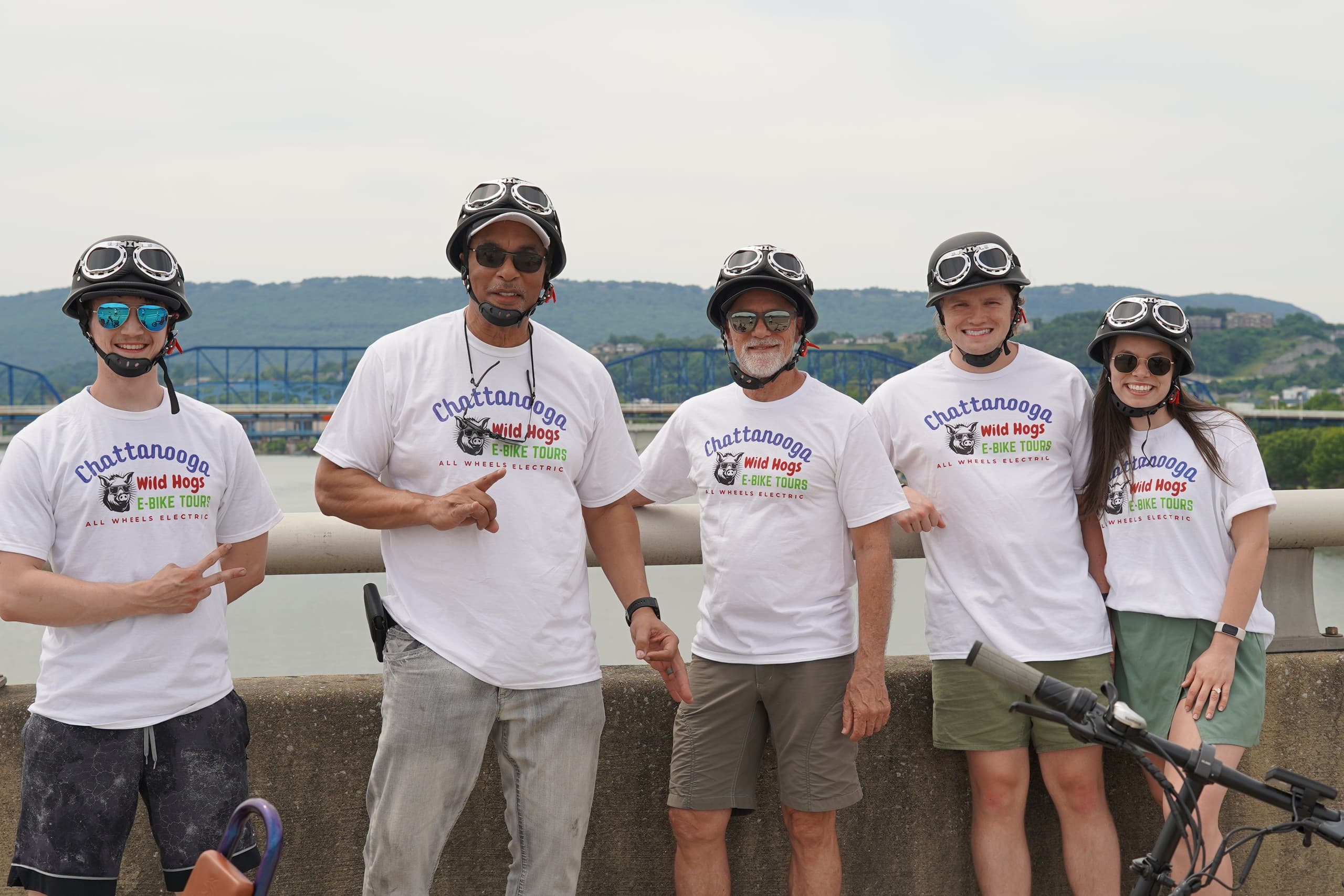 Chattanooga Riverfront E-Bike Tour: Hunter Museum, Aquarium & Incline Railway photo 2