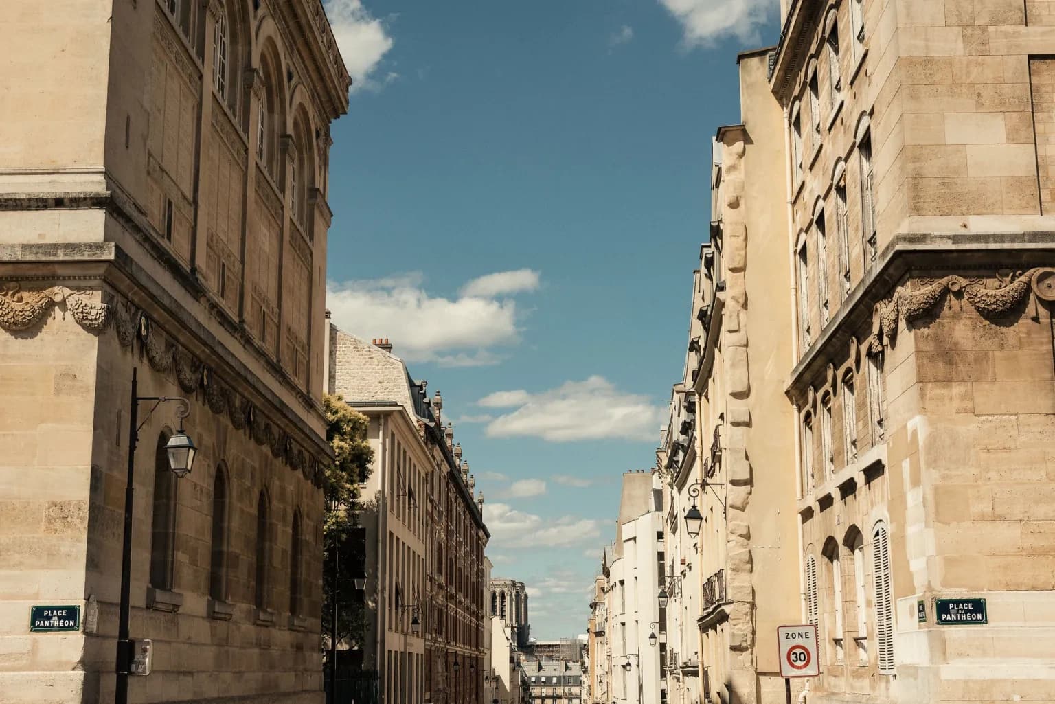 Cultural Walking Tour of Latin Quarter with The Earful Tower