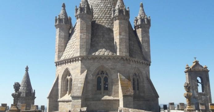 Full-Day Évora Heritage Tour with Ride For You