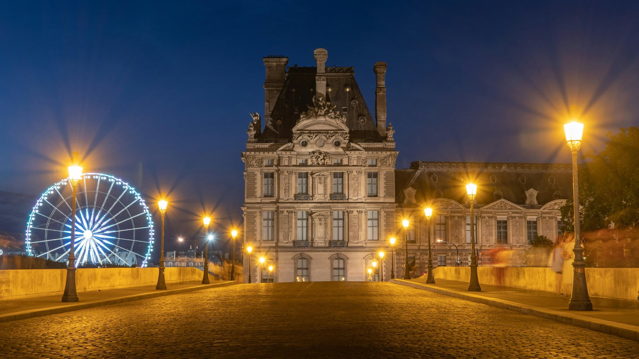 Paris by Night: TukTuk Tour of Illuminated Landmarks & Seine Reflections