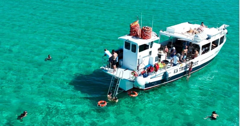 Sailing to Es Trenc: Mallorcan Daytrip for Snorkeling, Beach & Barbecue