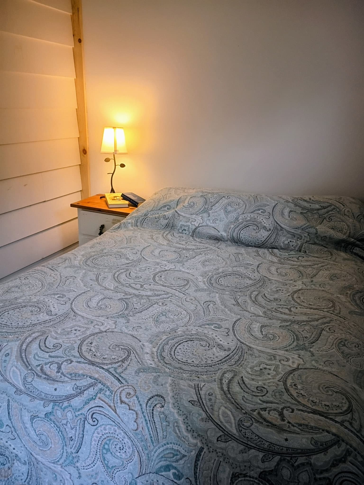 Private Room Stay at Stanimals328 Hostel Near James River