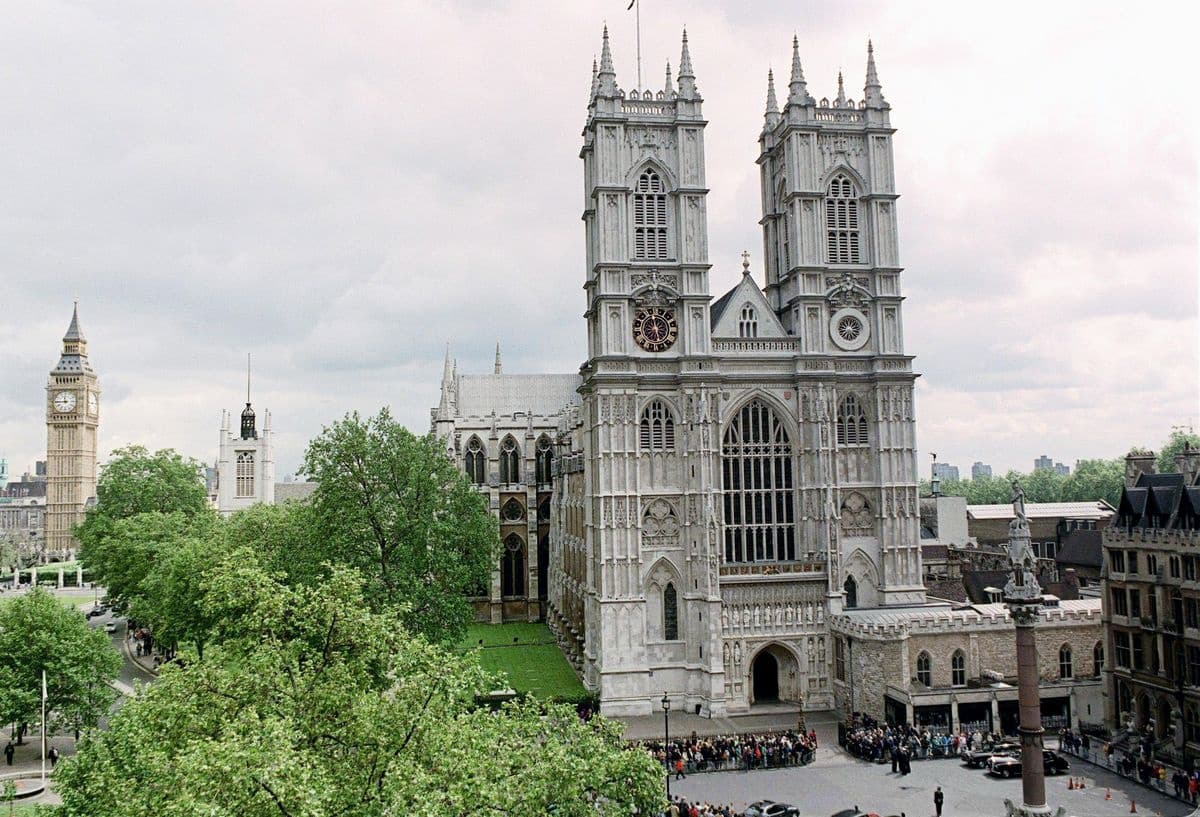 Westminster Abbey & Buckingham Palace Tours with Letz Go City UK