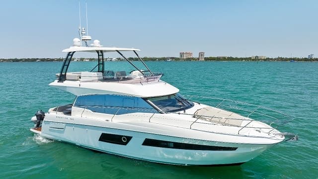 Luxury Watercraft Experience with Miami Boat Experts in Miami Beach