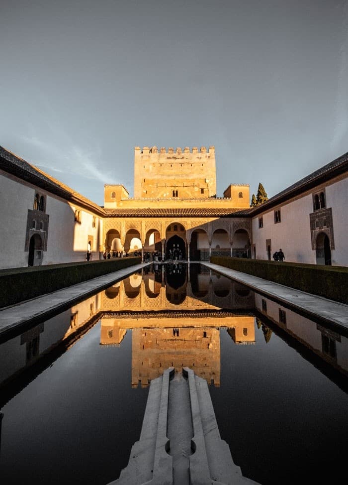 Guided Walk Around the Alhambra: Muralla, Bosque and Palacio Carlos V