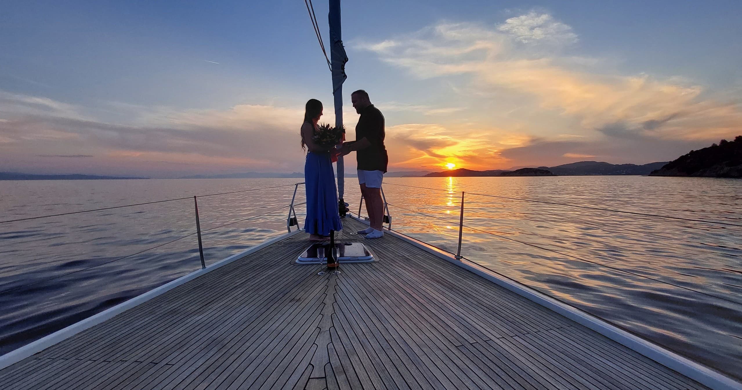 Outdoor Water Activities: Sunset Private Cocktail Tour by Aeolus Sailing