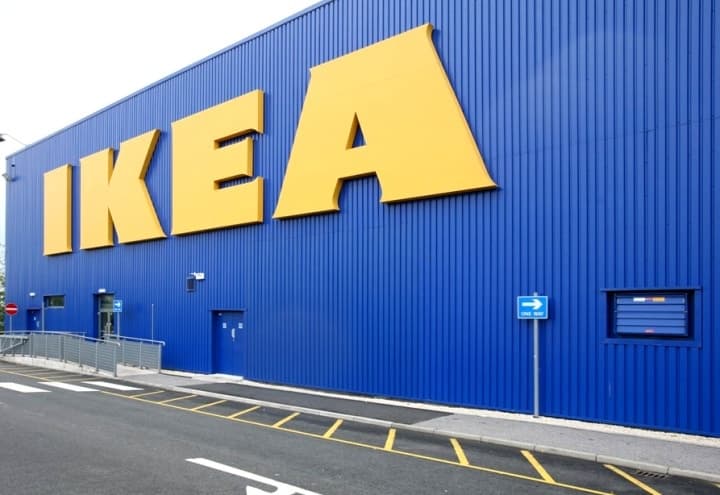 Land Adventures with Lloyds Coaches at IKEA Warrington