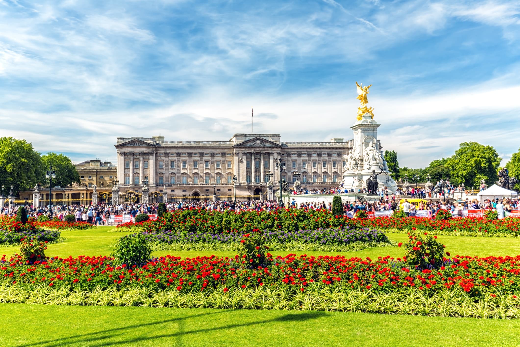 Explore London’s Royal Heritage: A Guided Tour of Iconic Landmarks & Tower of London