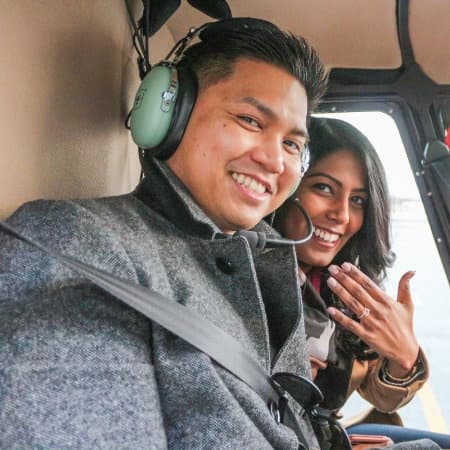 Romantic Gold: Private Helicopter Flight over Toronto Skyline photo 1