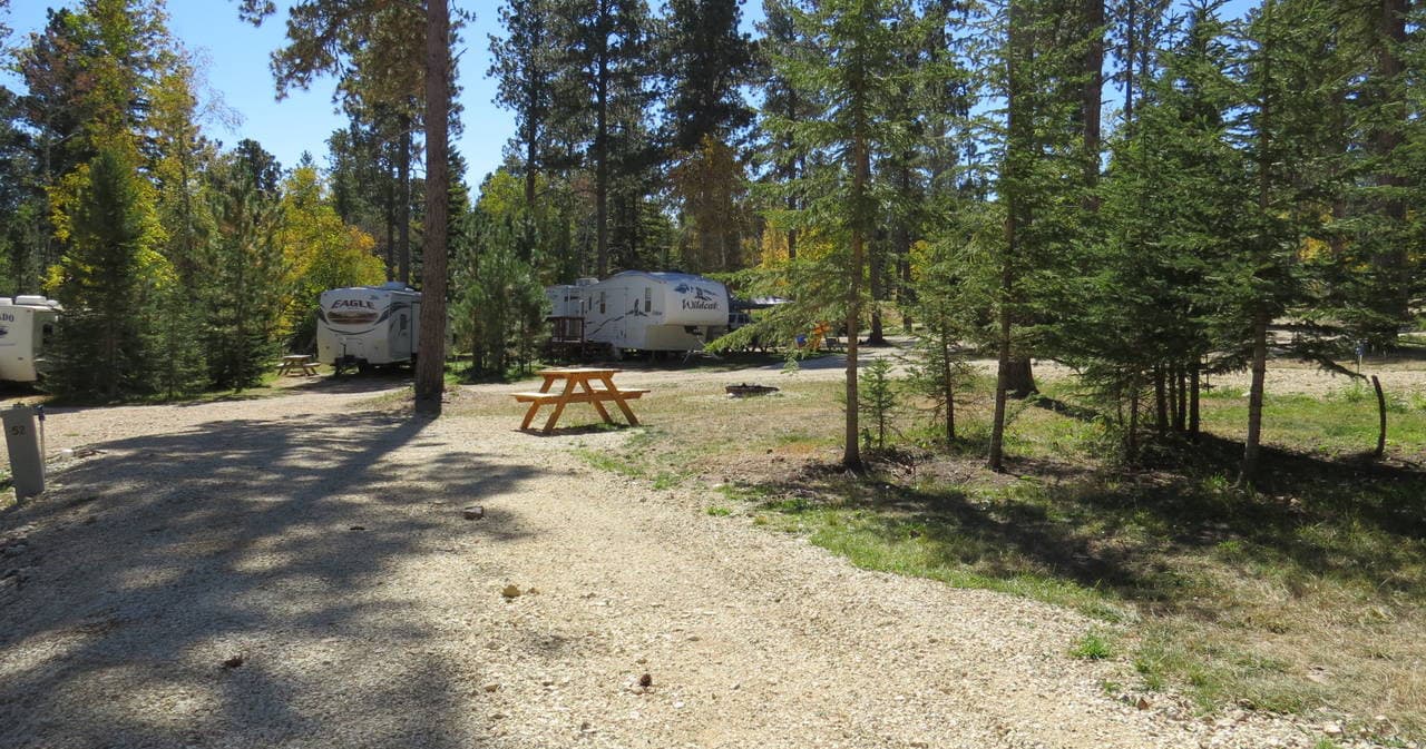 RV Camping at Mystic Hills Hideaway: Deluxe Full Hook-Up Site in Nature