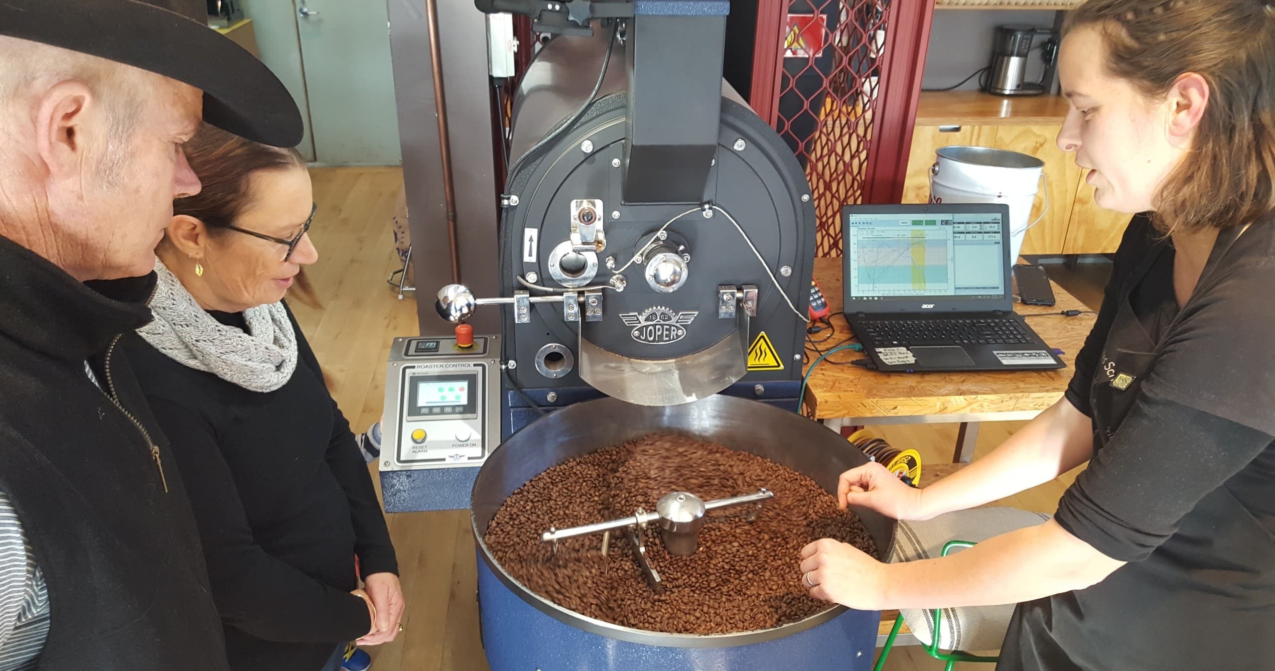 Taste Buds Tour in Petone with Zozo Travel Limited