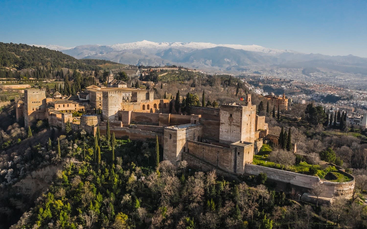 Inside the Alhambra: Guided Tour of the Palacios Nazaríes, Generalife & Alcazaba