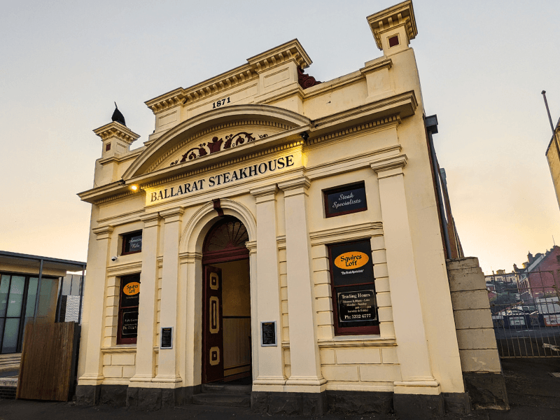 Ballarat Ghost Tour & Dinner Experience by Eerie Tours