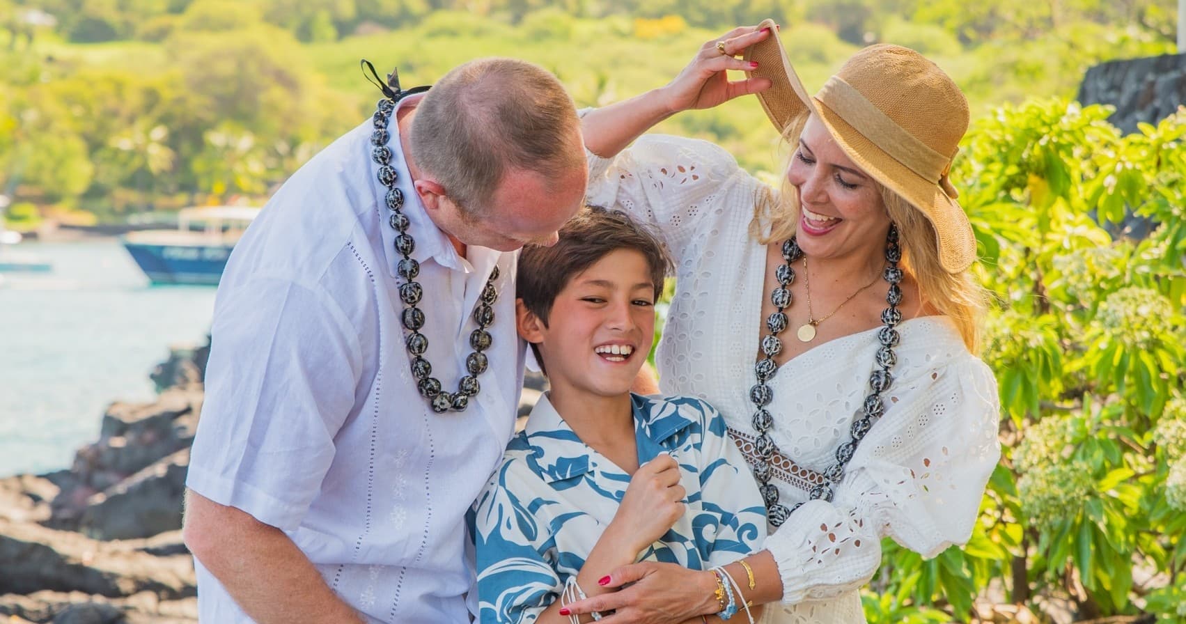 Hawaii Family Portraits: Outrigger Kona Mini Sessions