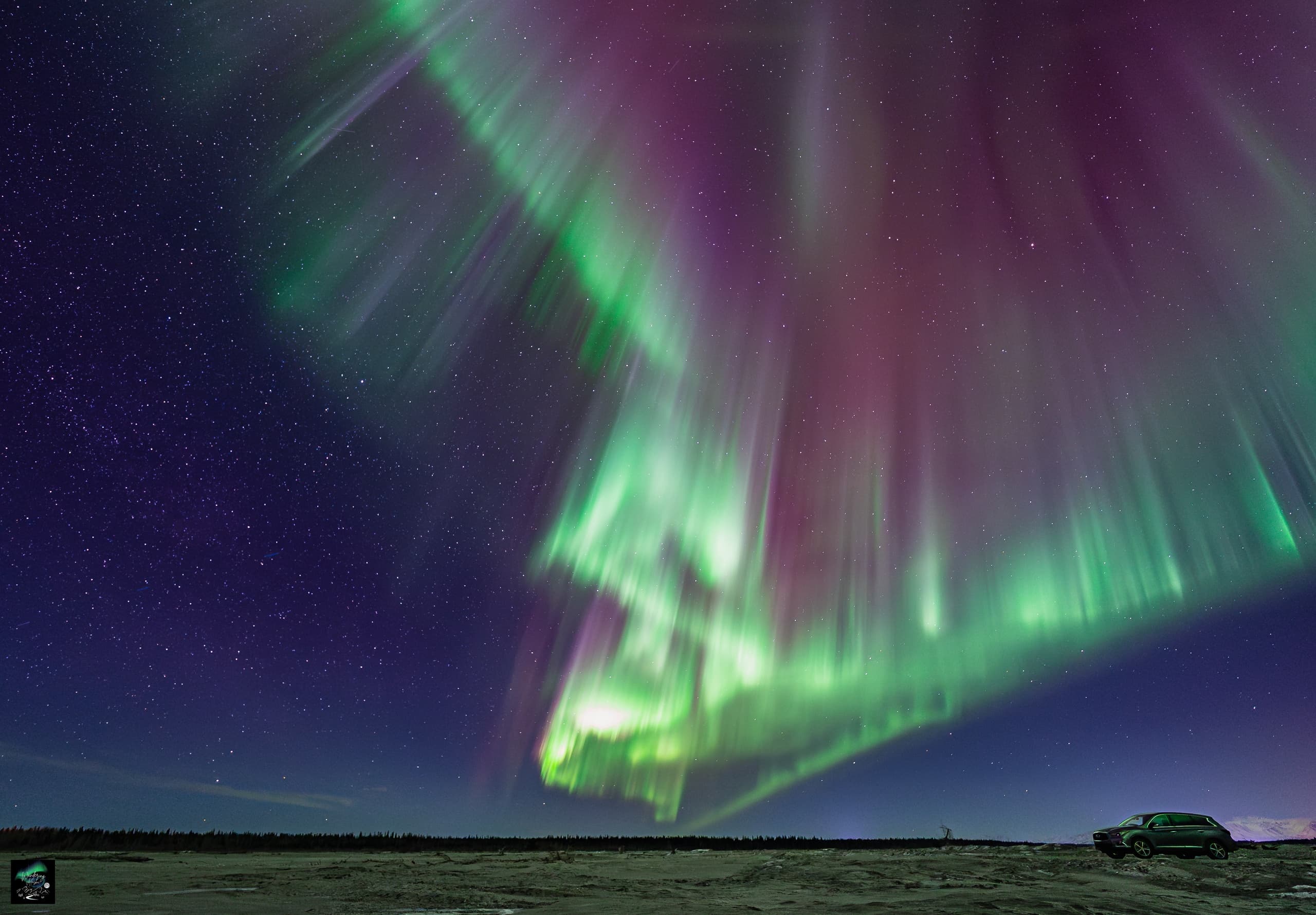 Aurora and Beyond: Full-Night Northern Lights Chase from Fairbanks to Ester
