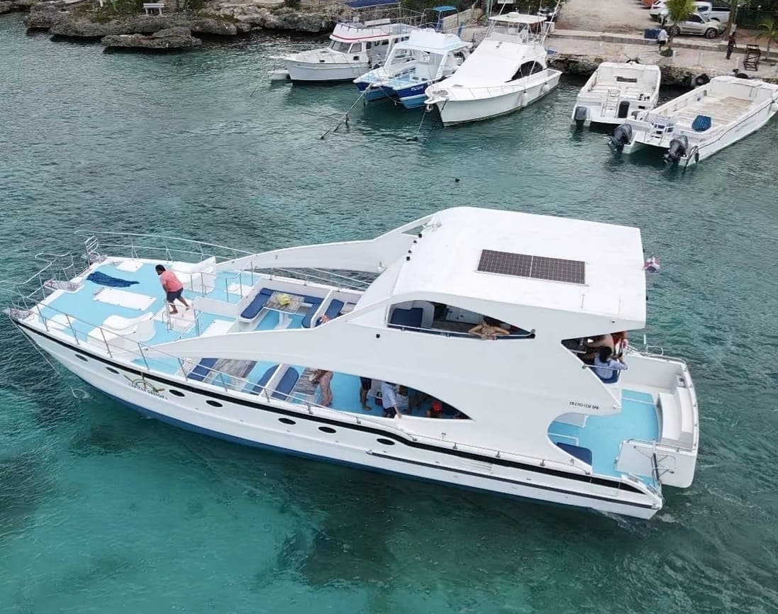 Private Half-Day Charter to Starfish Cay from Bayahíbe