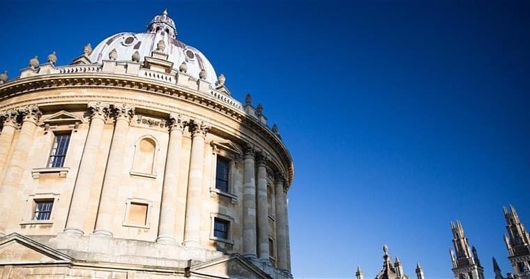 Sightseeing at Radcliffe Camera historic architecture in Oxford