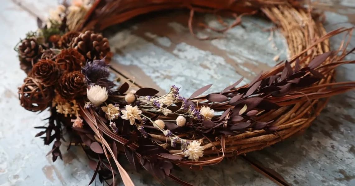 Christmas Wreath Making Workshop with Debbie Bryan in Nottingham