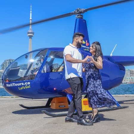 Romantic Gold: Private Helicopter Flight over Toronto Skyline photo 2