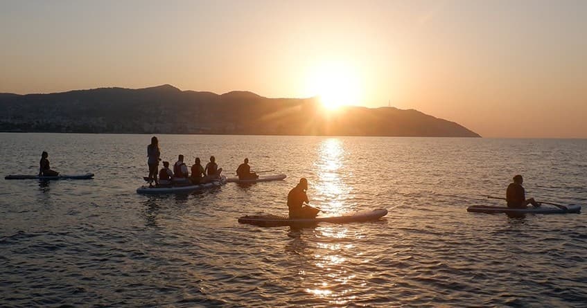Sitges Sunrise Paddleboard: SUP & Kayak Morning Tour at Las Anquines