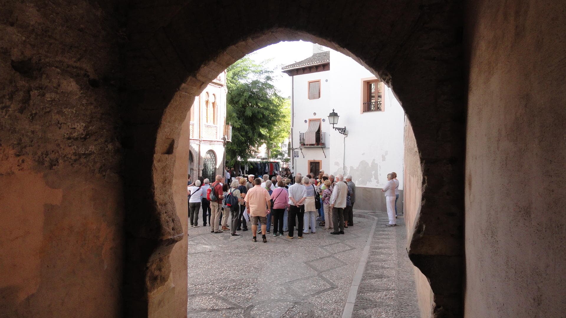 Walking Tour of El Albaicín & Sacromonte by Alhambra Trip Granada