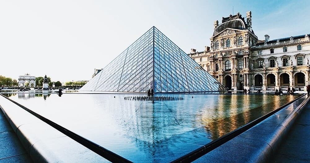 Louvre Museum Semi-Private Tour by Babylon Tours Paris