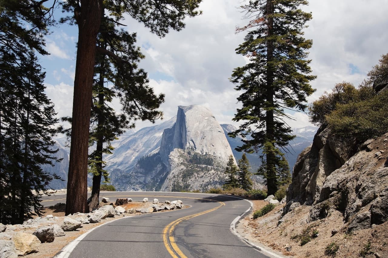 Yosemite Guided Overnight Lodging Tour: Comfort Meets Adventure at Yosemite View Lodge
