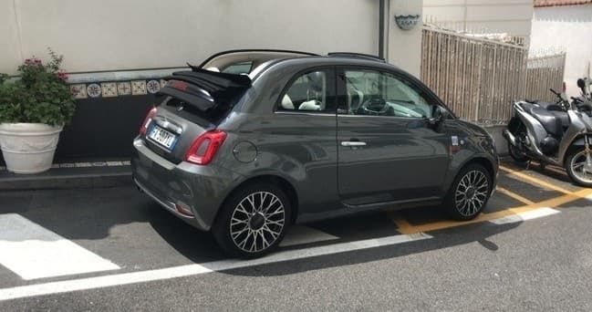 Outdoor Land Adventures with Fiat 500 Cabrio in Positano