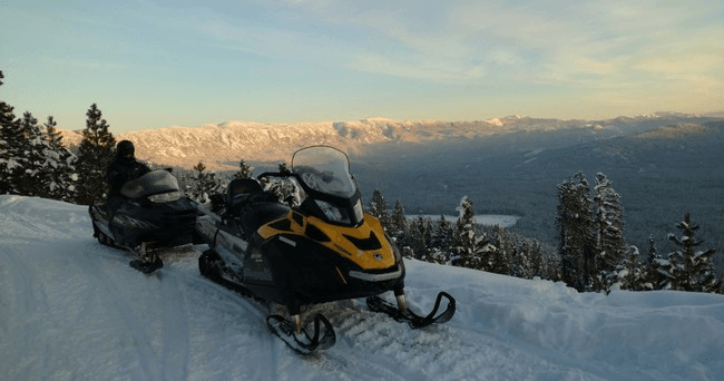 Leavenworth Snowmobile Rentals team