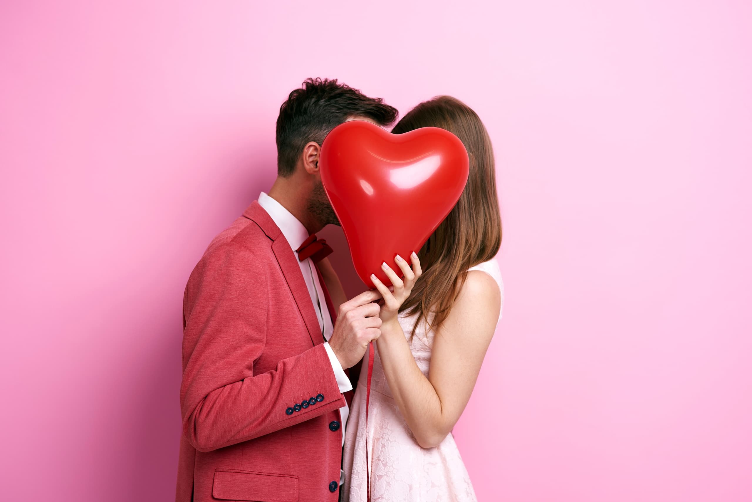 Unleash the Fury: Valentine’s Day Rage Room & Axe Throwing Experience in Springfield