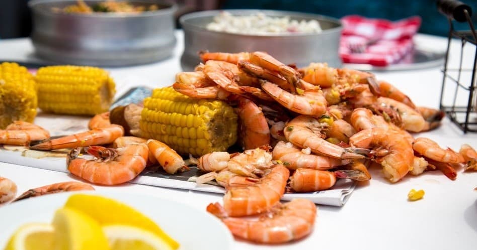 Savor the Soul of New Orleans: Private Shrimp Boil Cabaret Experience in the French Quarter