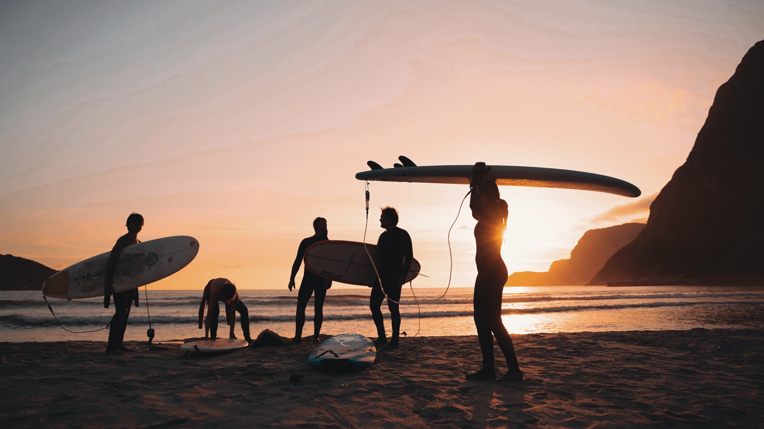Surf & Stay at Hoddevik Surf House, Norway