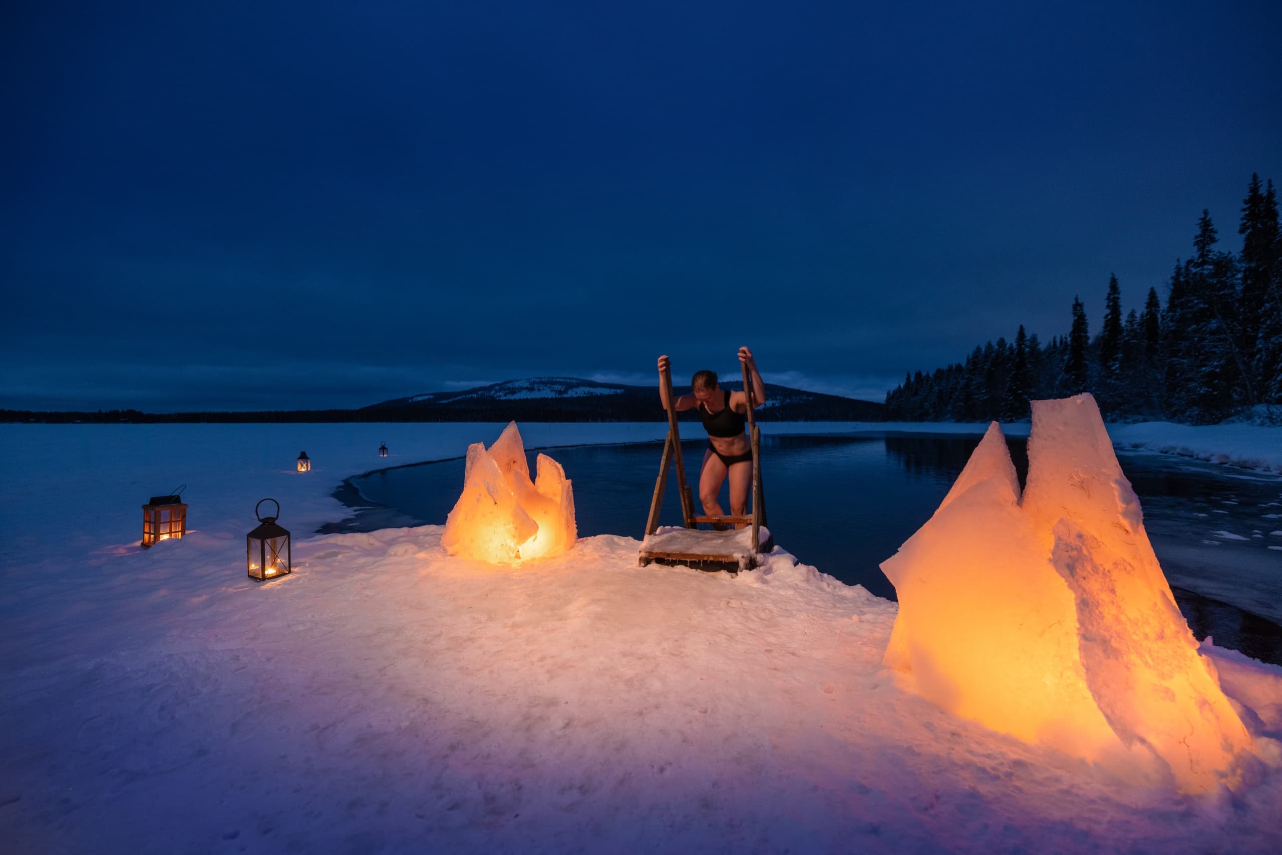 Float Under the Arctic Sky: Night Dry-Suit Floating and Lakeside Sauna at Pyhätunturi photo 2