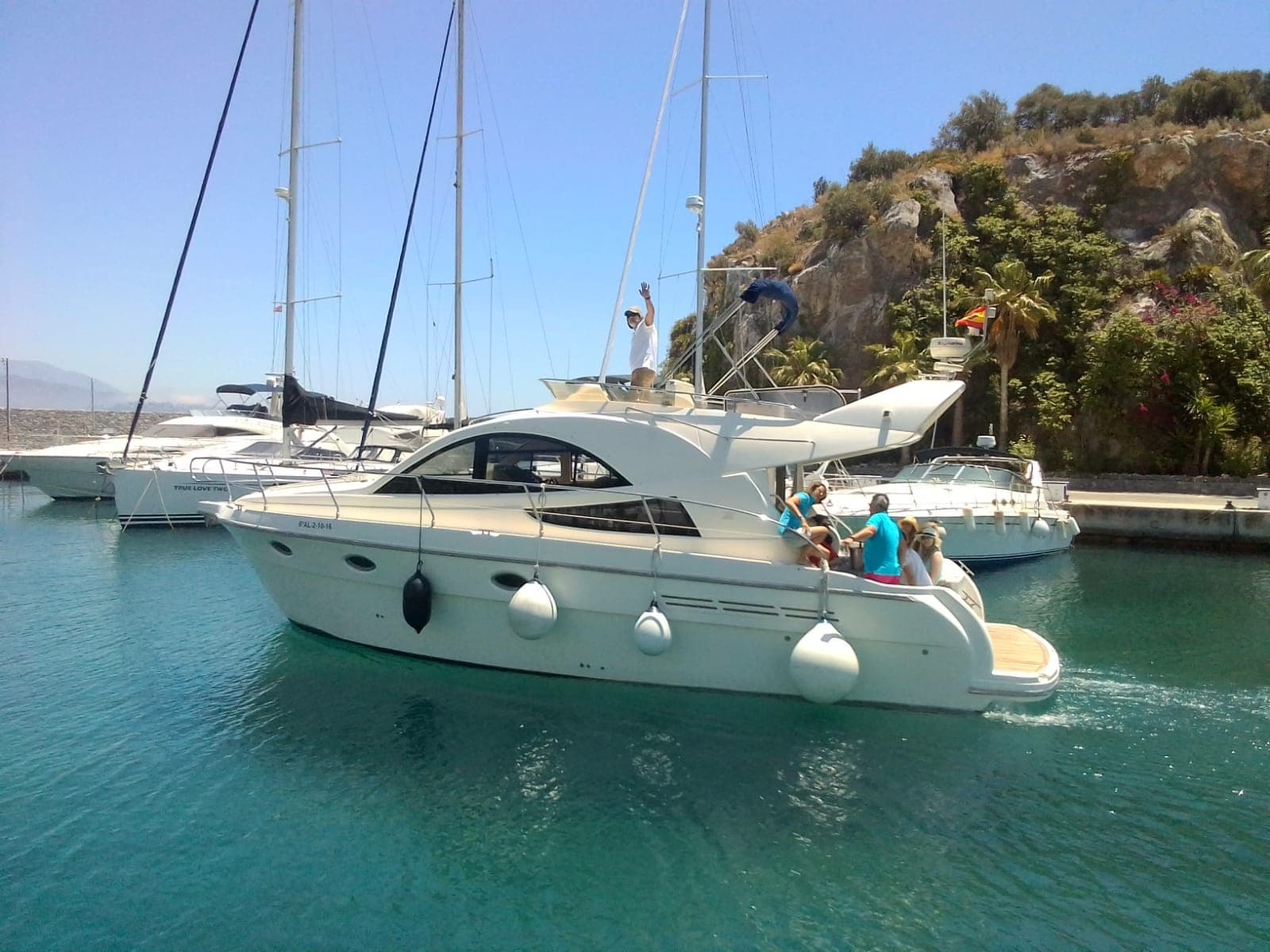 Sunset Cava Cruise from Marina del Este: Two-Hour Luxury Yacht Experience in La Herradura photo 3