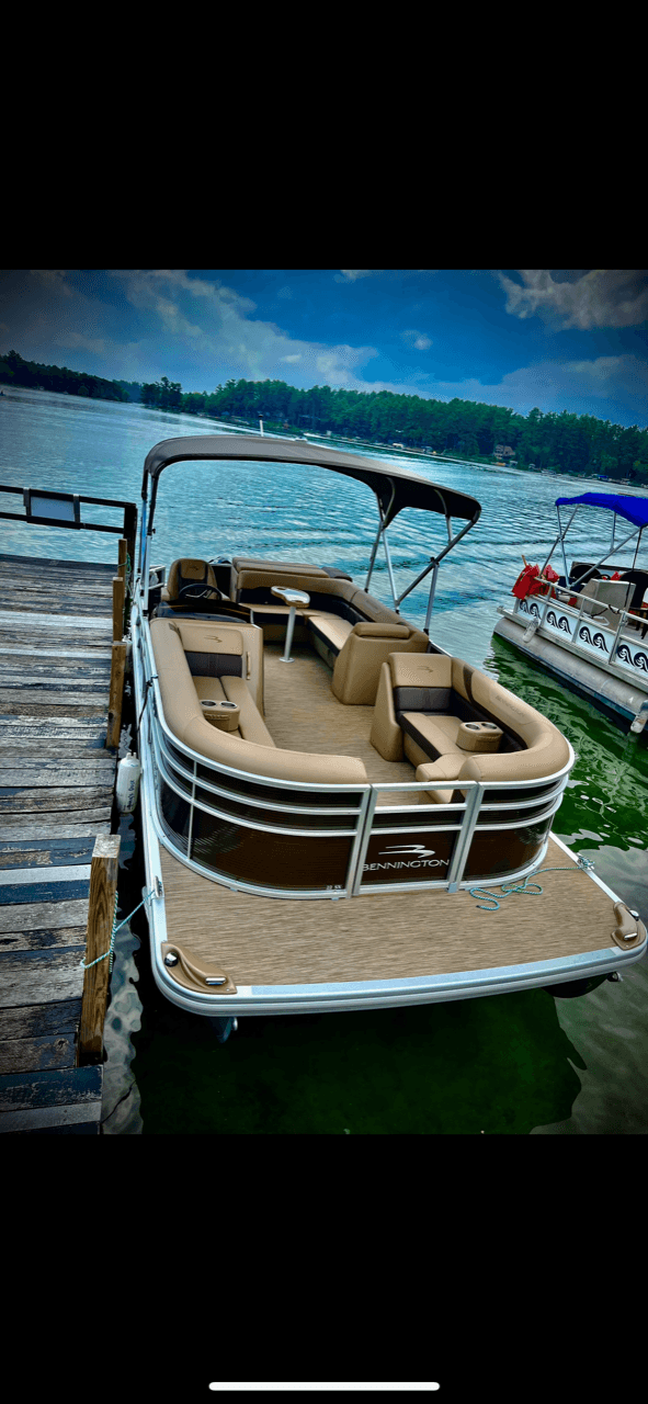 Premium Bennington Pontoon Rental in Waupaca, Wisconsin
