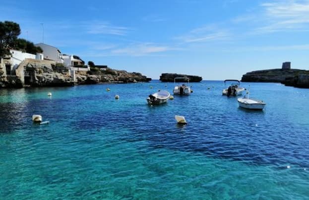 Fast-Track Your Titulín in Mahón Harbor: 4-Hour Navigation License at Moll de Llevant