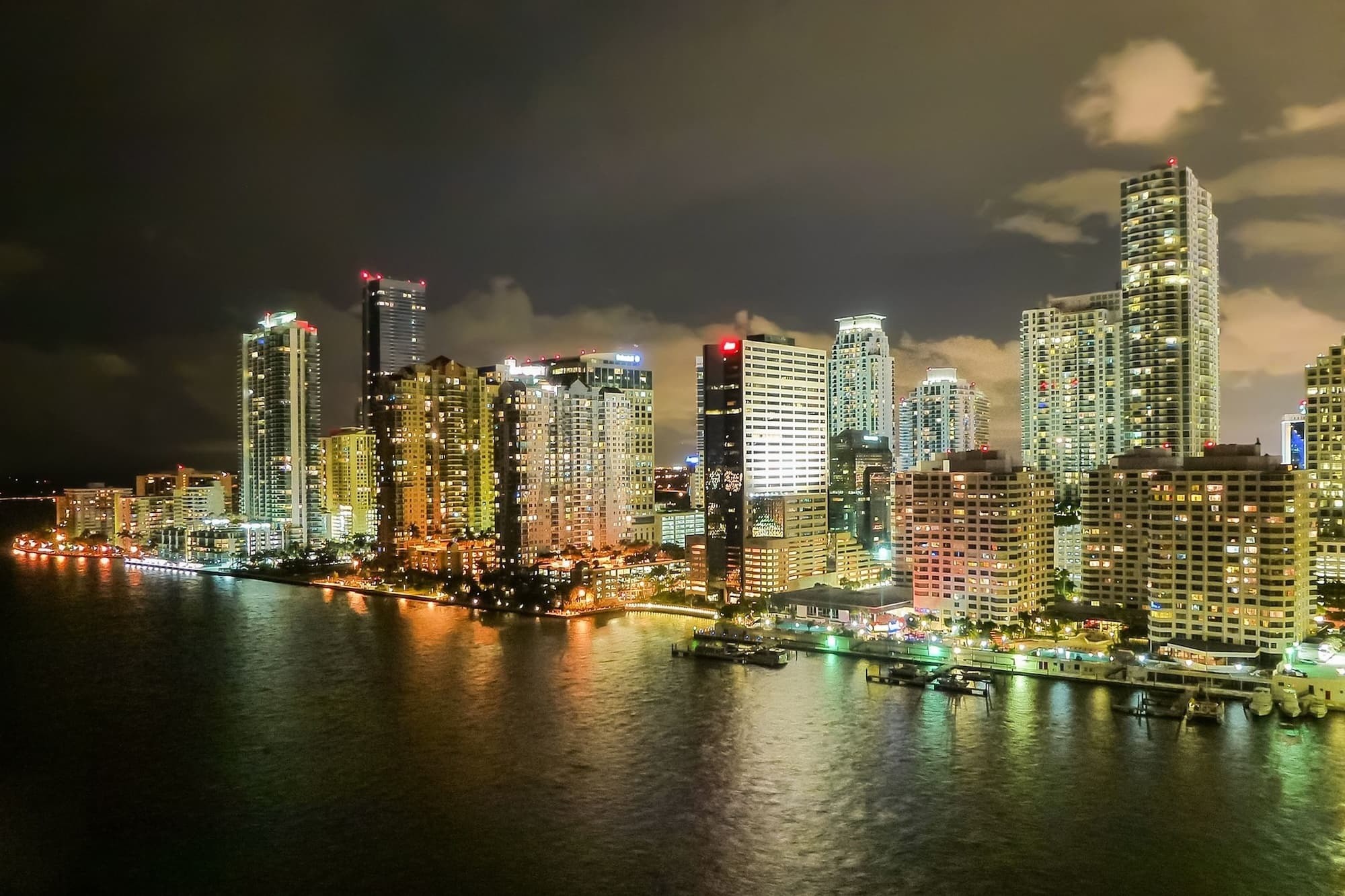 Experience Miami Skyline Evening Cruise on Biscayne Bay: A Nighttime Luxury Yacht Adventure