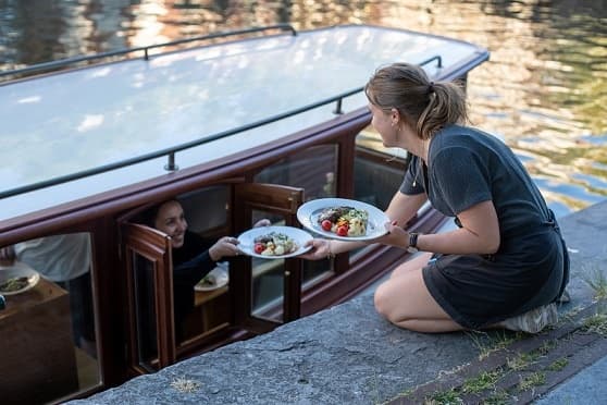 Dinner Cruise with Boat Rental Amsterdam on Canal Nights