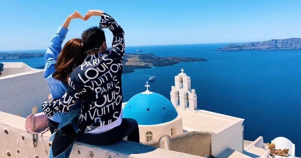 Private Santorini Island Tour by KALLISTI TOURS