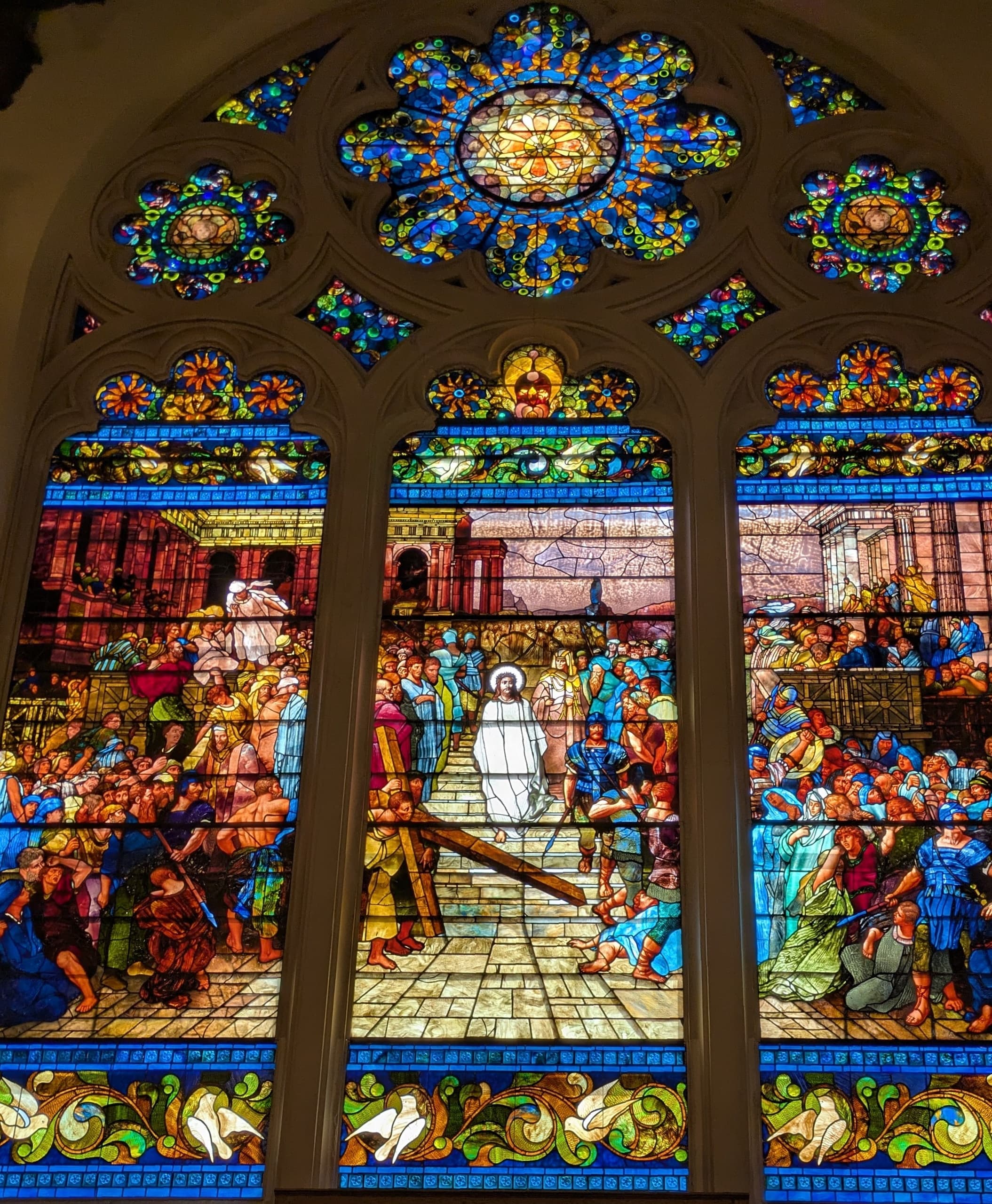 Historic Milwaukee: Stained Glass Window Tour at Yankee Hill
