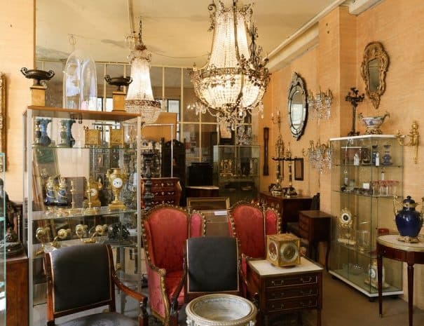 Unearth Vintage Gems with Bordeaux Walking Tours