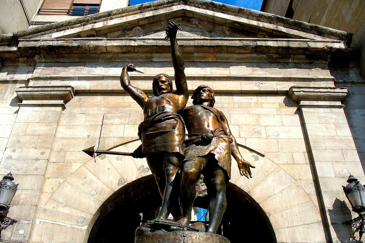 Guided Lleida City Tour: From Seu Vella to Carrer Major in 2 Hours