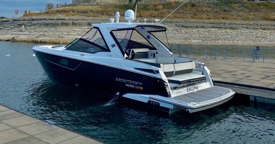 Luxury Boat Experience with Big Tex Boat Rentals on Lake Travis