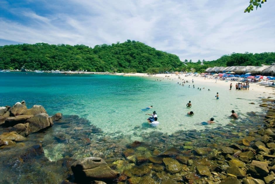 Day trip to Puerto Escondido from Oaxaca: beaches, snorkel & Agua Blanca photo 4