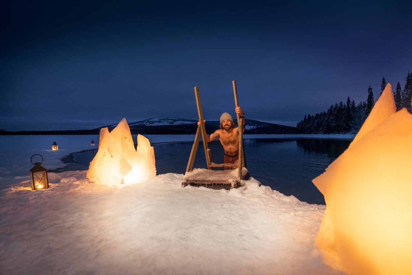 Sauna and Ice Swimming at Kurula´s Resort, Pyhätunturi — Finnish Löyly & Lake Dips