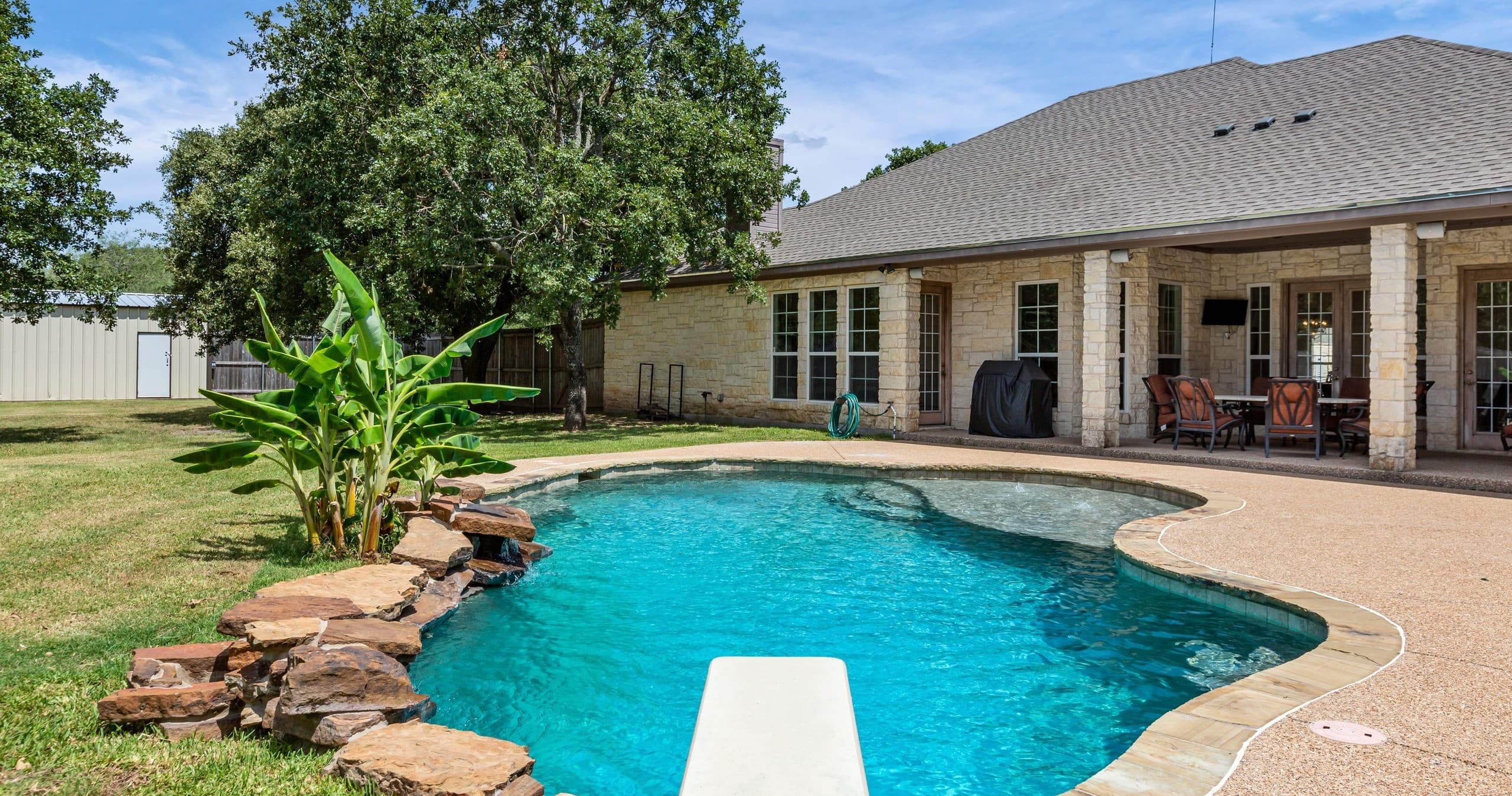Relaxing Group Retreat at The Roadhouse in Waco, Texas