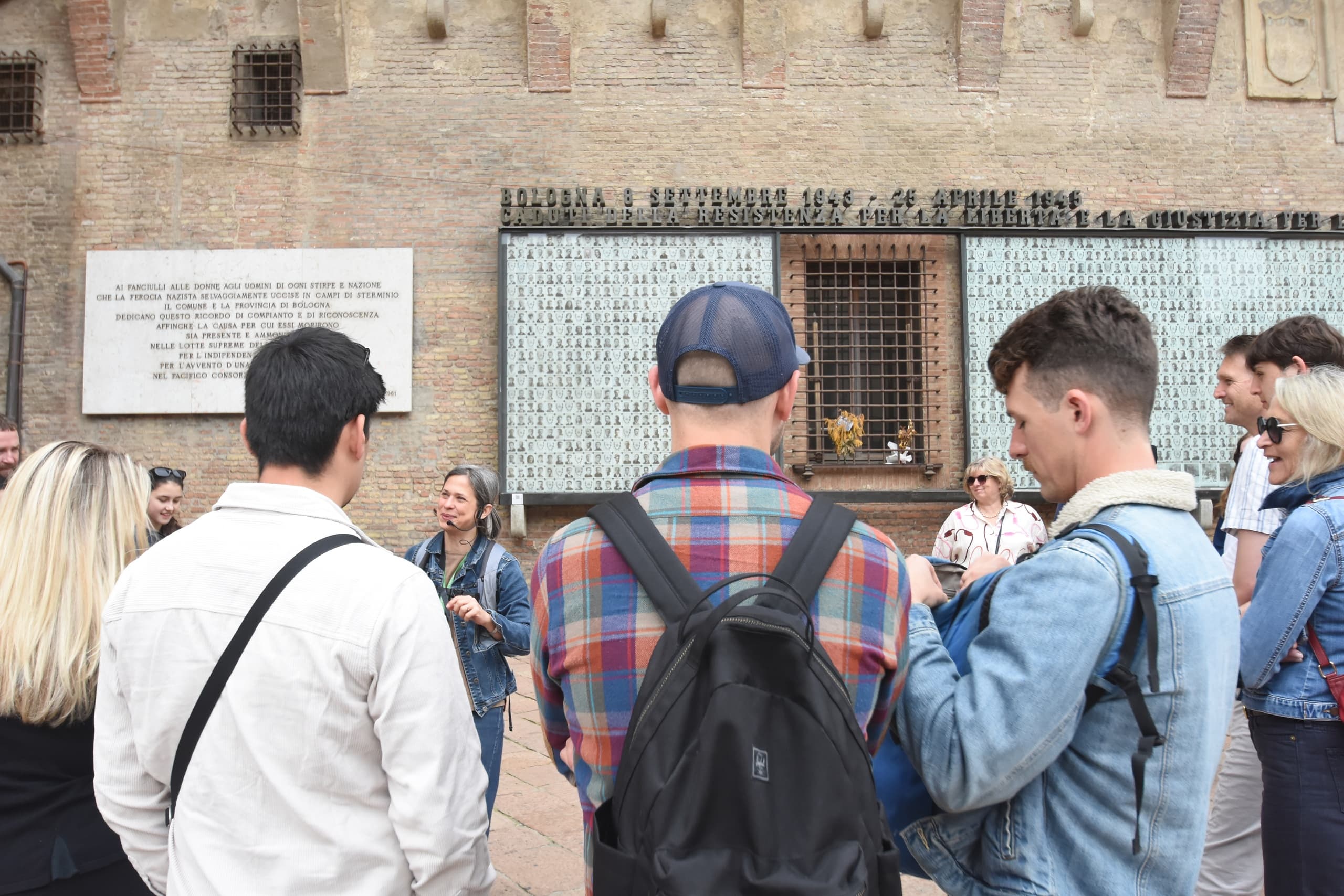 Free Walking Tour Bologna Español: 2-Hour Walk of Piazza Maggiore, Towers, and San Petronio