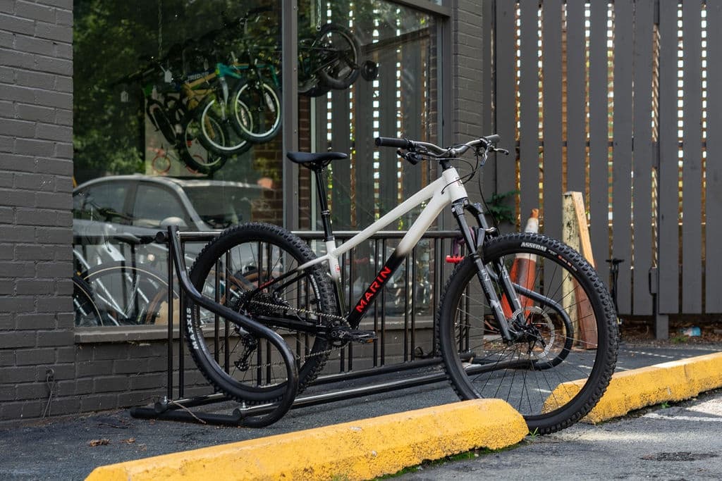 Explore Charlottesville Effortlessly with Premier E-Bike Rentals